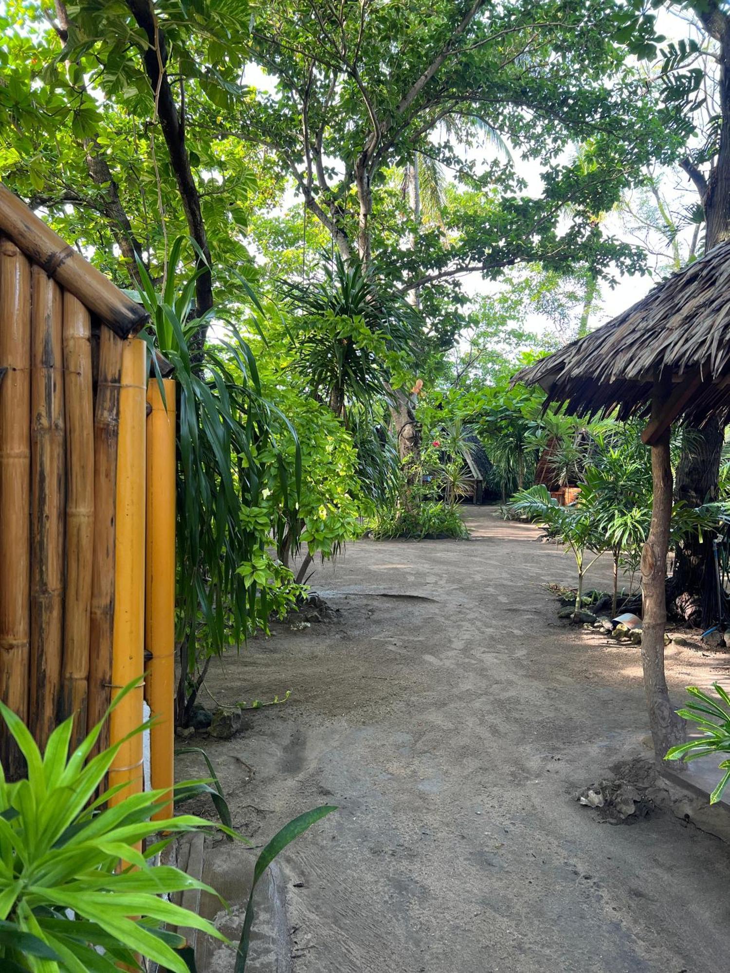 Georgia'S Neverland Hostel Isla de Malapascua Exterior foto